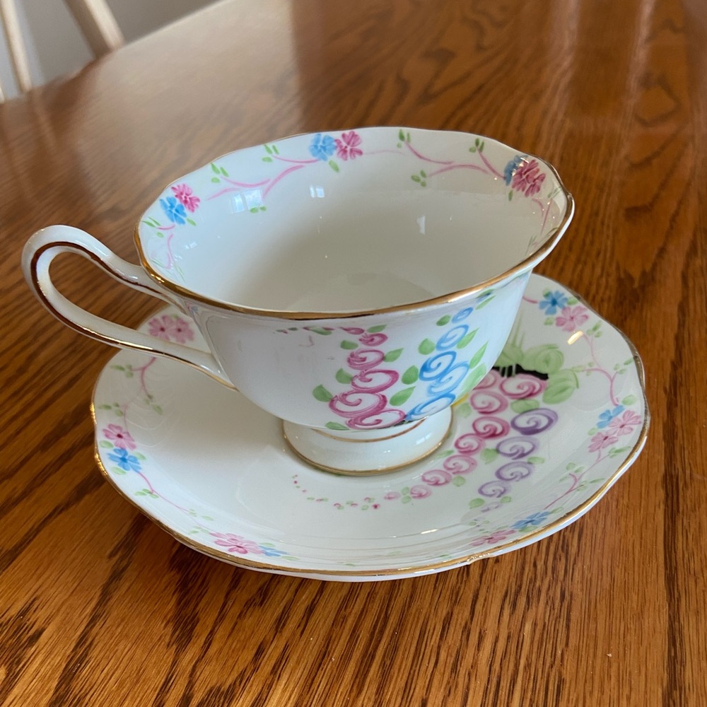 Royal Albert Bone China Made in England #2475, teacup and saucer